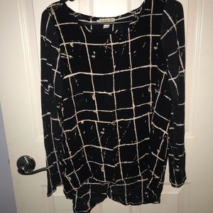 🐝Cool grid/splatter paint blouse